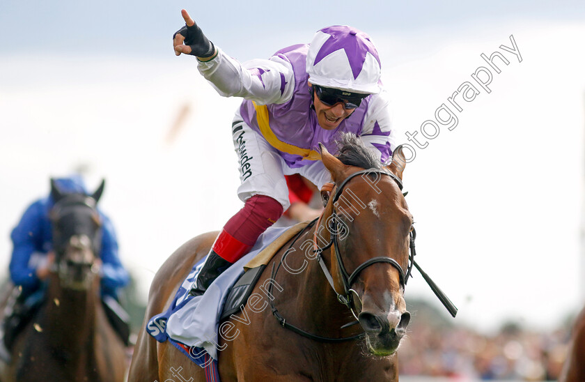 Kinross-0001 
 KINROSS (Frankie Dettori) wins The Sky Bet City Of York Stakes
York 26 Aug 2023 - Pic Steven Cargill / Racingfotos.com