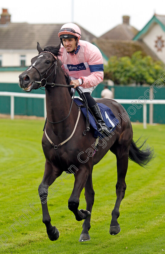 Francesco-Baracca-0005 
 FRANCESCO BARACCA (Charles Bishop) winner of The British Stallion Studs EBF Restricted Maiden Stakes
Yarmouth 21 Sep 2023 - Pic Steven Cargill / Racingfotos.com