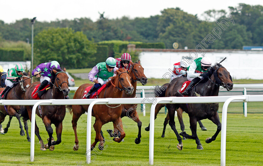 Phoenix-Star-0001 
 PHOENIX STAR (right, Oliver Stammers) dead-heats with HURRICANE IVOR (left) with LIHOU (centre) in third in The Coral Beaten By A Length Free Bet Handicap
Sandown 3 Jul 2021 - Pic Steven Cargill / Racingfotos.com