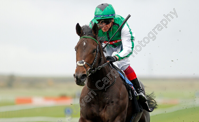 Filistine-0011 
 FILISTINE (Frankie Dettori) wins The 888sport British EBF Novice Stakes Div2
Newmarket 29 Oct 2021 - Pic Steven Cargill / Racingfotos.com