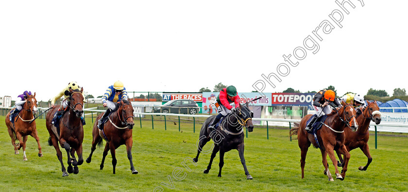 Equimou-0001 
 EQUIMOU (2nd right, Jamie Spencer) beats ARZAAK (centre) in The Stanley Threadwell Memorial Handicap Yarmouth 20 Sep 2017 - Pic Steven Cargill / Racingfotos.com