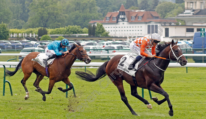 Ponntos-0005 
 PONNTOS (Mickael Barzalona) wins The Prix de Saint-Georges
Longchamp 12 May 2024 - Pic Steven Cargill / Racingfotos.com