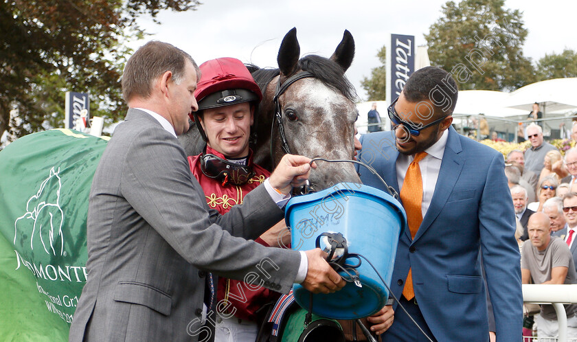 Roaring-Lion-0017 
 ROARING LION (Oisin Murphy) with Sheikh Fahad Al Thani after The Juddmonte International Stakes
York 22 Aug 2018 - Pic Steven Cargill / Racingfotos.com