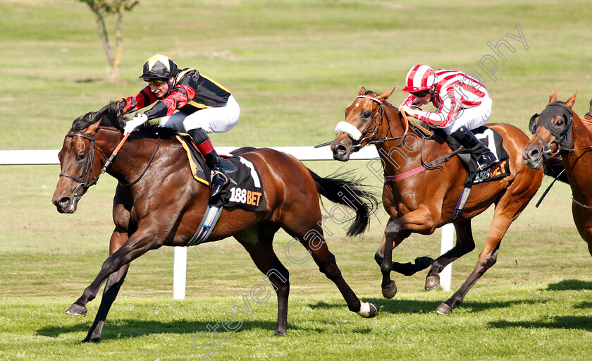 Global-Applause-0003 
 GLOBAL APPLAUSE (Gerald Mosse) beats INTENSE ROMANCE (right) in The 188bet Extra Place Races Handicap
Sandown 1 Sep 2018 - Pic Steven Cargill / Racingfotos.com