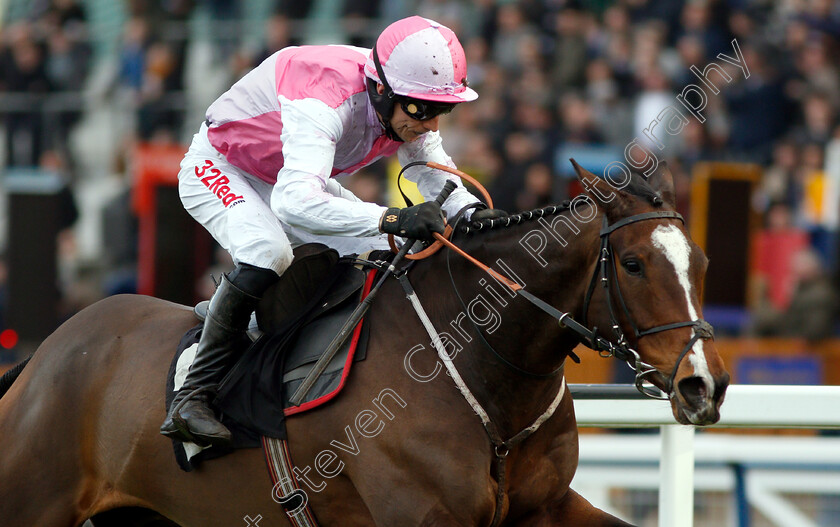 Ask-Dillon-0009 
 ASK DILLON (Paddy Brennan) wins The Eventmasters.co.uk Maiden Hurdle
Ascot 21 Dec 2018 - Pic Steven Cargill / Racingfotos.com