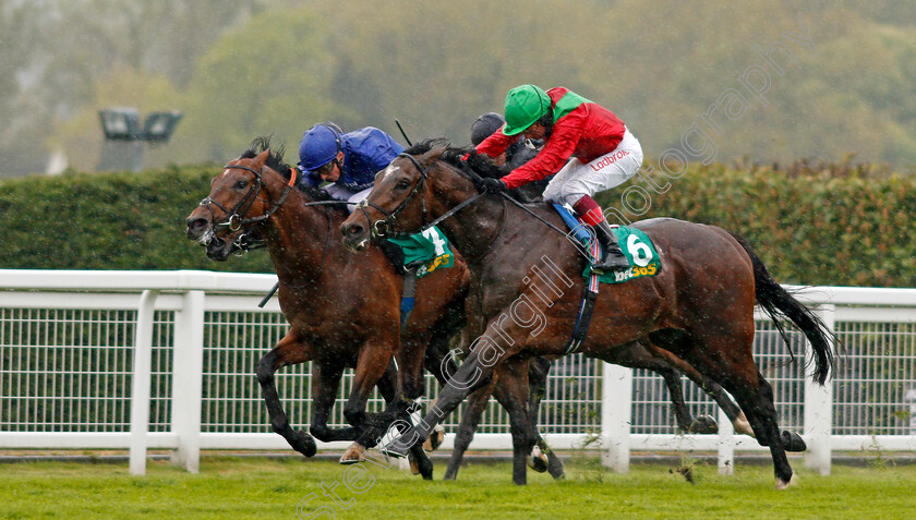 Sevenna-Star-0002 
 SEVENNA STAR (right, Frankie Dettori) beats ISPOLINI (left) in The Bet365 Classic Trial Sandown 27 Apr 2018 - Pic Steven Cargill / Racingfotos.com