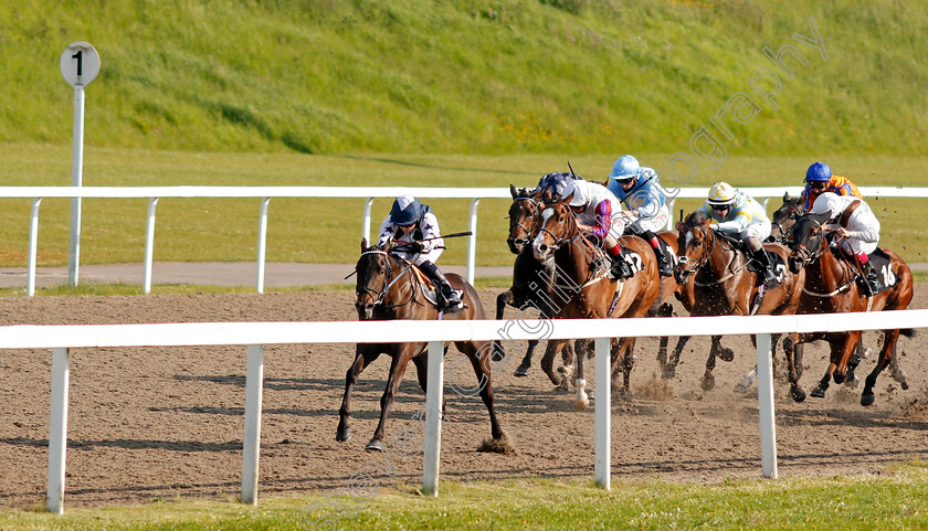 Berrtie-0001 
 BERRTIE (Hollie Doyle) wins The Example At Chelmsford City Handicap
Chelmsford 3 Jun 2021 - Pic Steven Cargill / Racingfotos.com