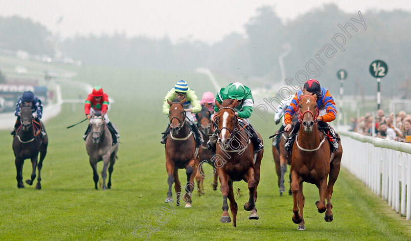 Showmethewayavrilo-0001 
 SHOWMETHEWAYAVRILO (right, Charlie Bennett) beats NEZAR (left) in The 188bet.co.uk Handicap Goodwood 27 Sep 2017 - Pic Steven Cargill / Racingfotos.com