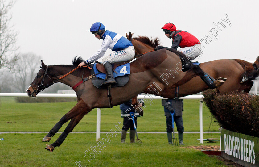 Ibleo-0001 
 IBLEO (Charlie Deutsch) wins The John Honeyball Memorial Novices Handicap Chase
Wincanton 30 Jan 2020 - Pic Steven Cargill / Racingfotos.com