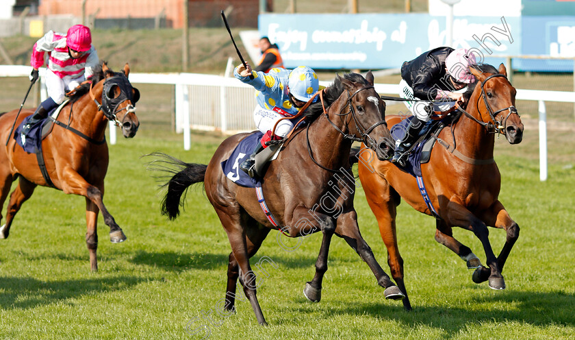 Dashing-Roger-0002 
 DASHING ROGER (centre, Marco Ghiani) beats FOLK DANCE (right) in The Sky Sports Racing HD Virgin 535 Handicap
Yarmouth 22 Jul 2020 - Pic Steven Cargill / Racingfotos.com