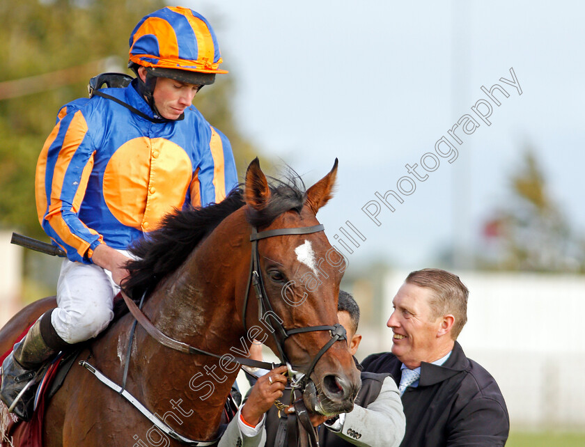 Order-Of-St-George-0010 
 ORDER OF ST GEORGE (Ryan Moore) after The Comer Group International Irish St Leger Curragh 10 Sep 2017 - Pic Steven Cargill / Racingfotos.com