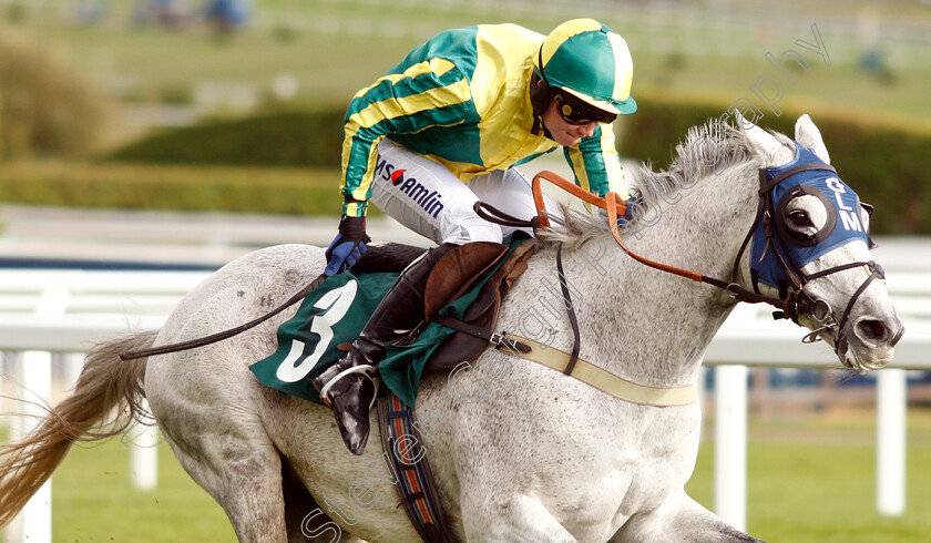 Diakali-0008 
 DIAKALI (Joshua Moore) wins The squareintheair.com Novices Chase
Cheltenham 26 Oct 2018 - Pic Steven Cargill / Racingfotos.com