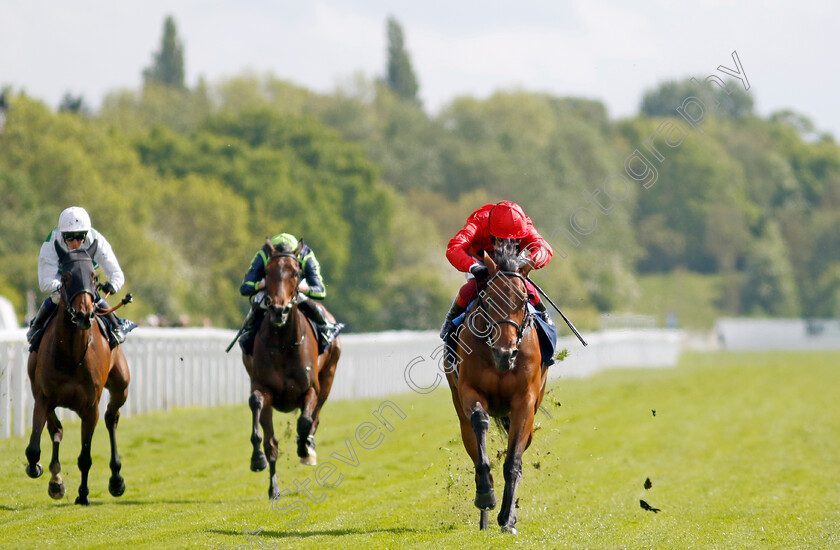 Emily-Upjohn-0002 
 EMILY UPJOHN (Frankie Dettori) wins The Tattersalls Musidora Stakes
York 11 May 2022 - Pic Steven Cargill / Racingfotos.com