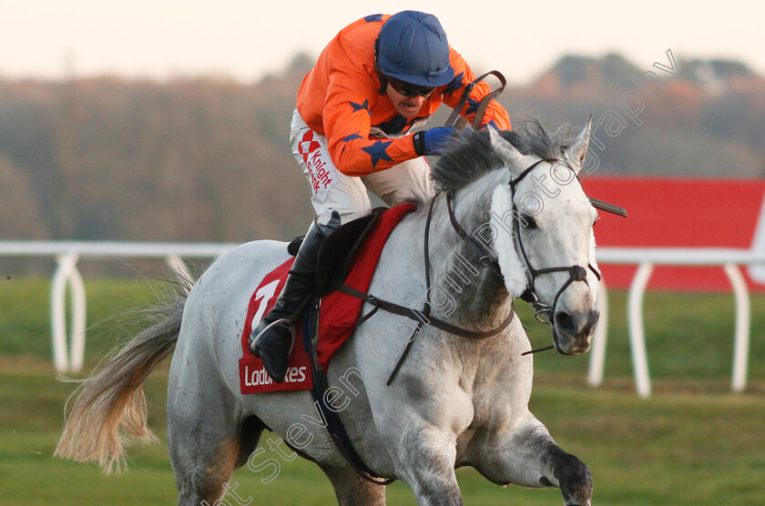 Champers-On-Ice-0004 
 CHAMPERS ON ICE (Tom Scudamore) wins The Ladbrokes Handicap Hurdle
Newbury 29 Nov 2019 - Pic Steven Cargill / Racingfotos.com