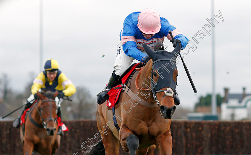 Cyrname-0009 
 CYRNAME (Sean Bowen) wins The 32Red.com Wayward Lad Novices Chase Kempton 27 Dec 2017 - Pic Steven Cargill / Racingfotos.com