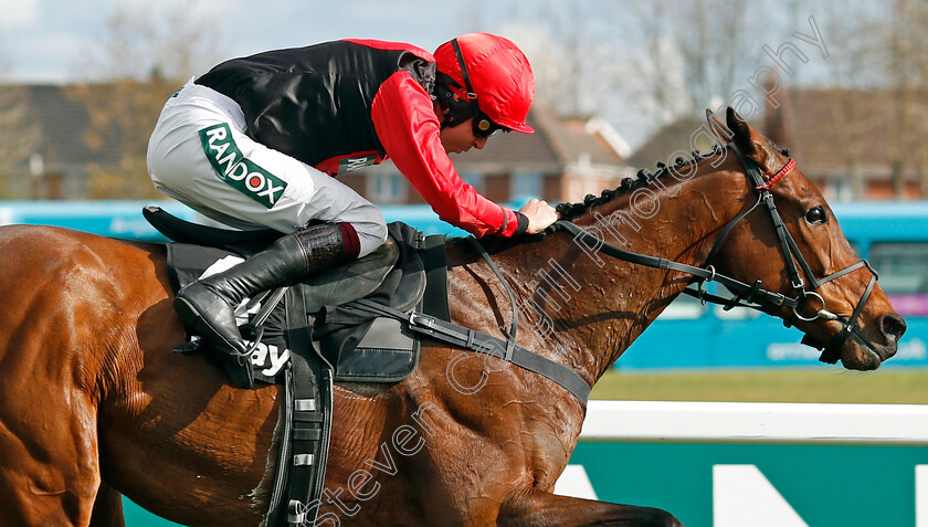 Sam-Brown-0009 
 SAM BROWN (Aidan Coleman) wins The Betway Handicap Chase
Aintree 9 Apr 2022 - Pic Steven Cargill / Racingfotos.com