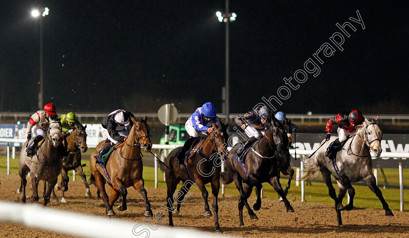 Monsaraz-0001 
 MONSARAZ (left, Rossa Ryan) beats INTERNATIONAL LAW (right) in The Heed Your Hunch At Betway Handicap Div2
Wolverhampton 18 Jan 2021 - Pic Steven Cargill / Racingfotos.com