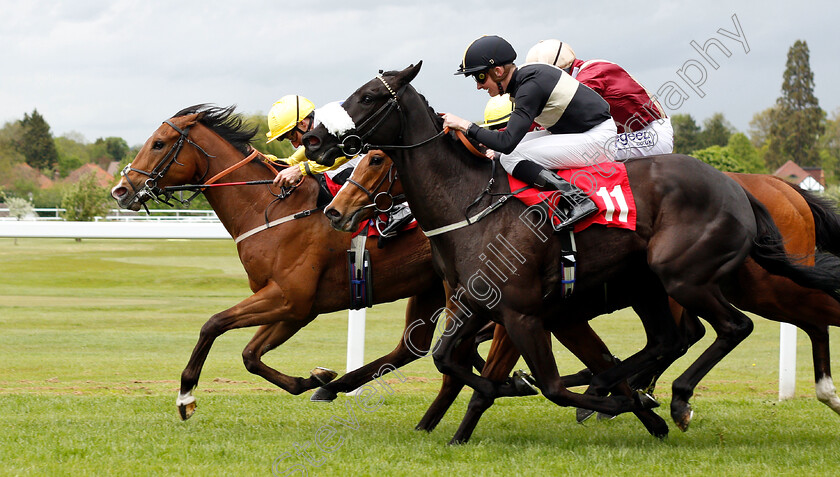 Leodis-Dream-0004 
 LEODIS DREAM (left, Daniel Tudhope) beats PASS THE GIN (right) in The bet365 Handicap
Sandown 26 Apr 2019 - Pic Steven Cargill / Racingfotos.com