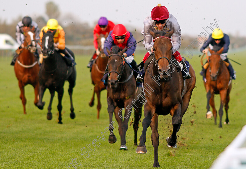 Aljezeera-0007 
 ALJEZEERA (Frankie Dettori) wins The British Stallion Studs EBF Beckford Stakes Yarmouth 16 Oct 2017 - Pic Steven Cargill / Racingfotos.com