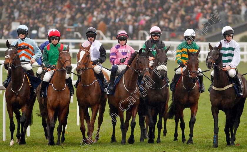 Crambo-0015 
 CRAMBO (centre, Jonathan Burke) with the field before winning The Howden Long Walk Hurdle
Ascot 21 Dec 2024 - Pic Steven Cargill / Racingfotos.com