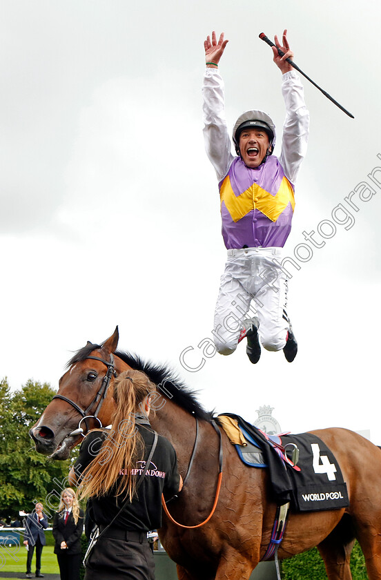 Kinross-0006 
 Frankie Dettori leaps from KINROSS after The World Pool Lennox Stakes
Goodwood 1 Aug 2023 - Pic Steven Cargill / Racingfotos.com