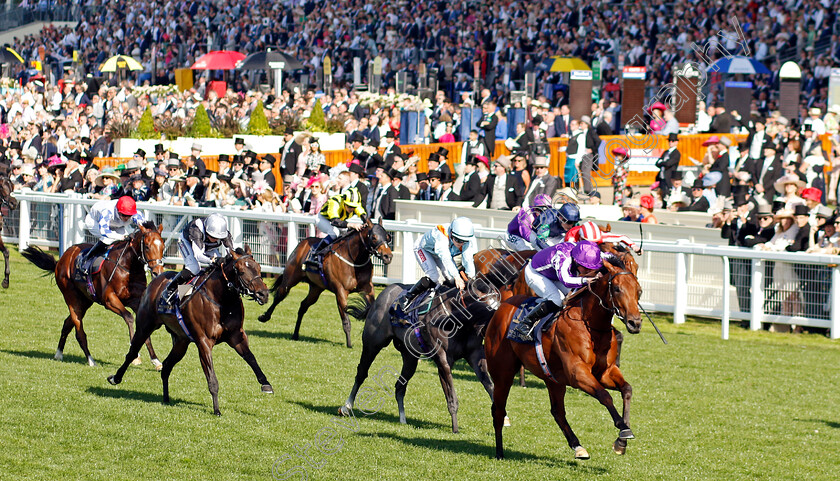 Little-Big-Bear-0001 
 LITTLE BIG BEAR (Ryan Moore) wins The Windsor Castle Stakes
Royal Ascot 15 Jun 2022 - Pic Steven Cargill / Racingfotos.com