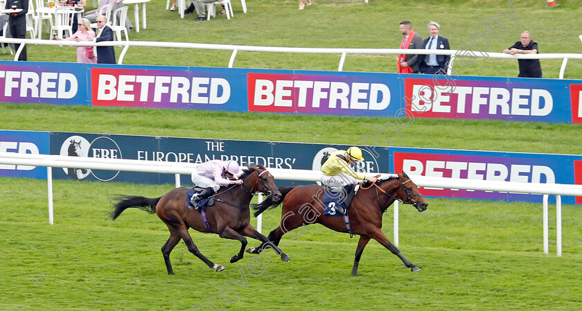 La-Yakel-0002 
 LA YAKEL (Tom Marquand) beats SIMPLY SONDHEIM (left) in The PJ Towey Construction Handicap
Doncaster 16 Sep 2023 - Pic Steven Cargill / Racingfotos.com