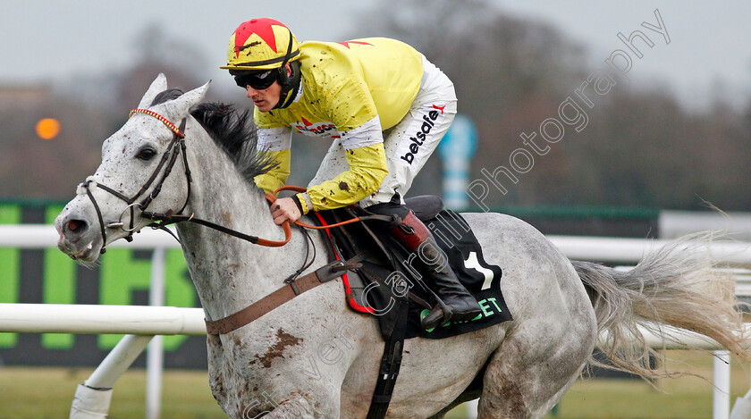 Politologue-0006 
 POLITOLOGUE (Sam Twiston-Davies) wins The Unibet Desert Orchid Chase Kempton 27 Dec 2017 - Pic Steven Cargill / Racingfotos.com