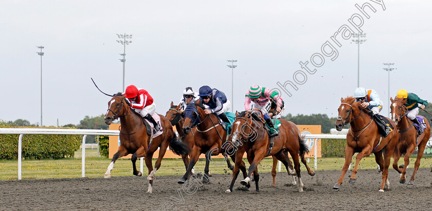 Leyhaimur-0003 
 LEYHAIMUR (left, Hayley Turner) beats ELLOMATE (centre) in The Unibet Nursery
Kempton 7 Aug 2024 - Pic Steven Cargill / Racingfotos.com