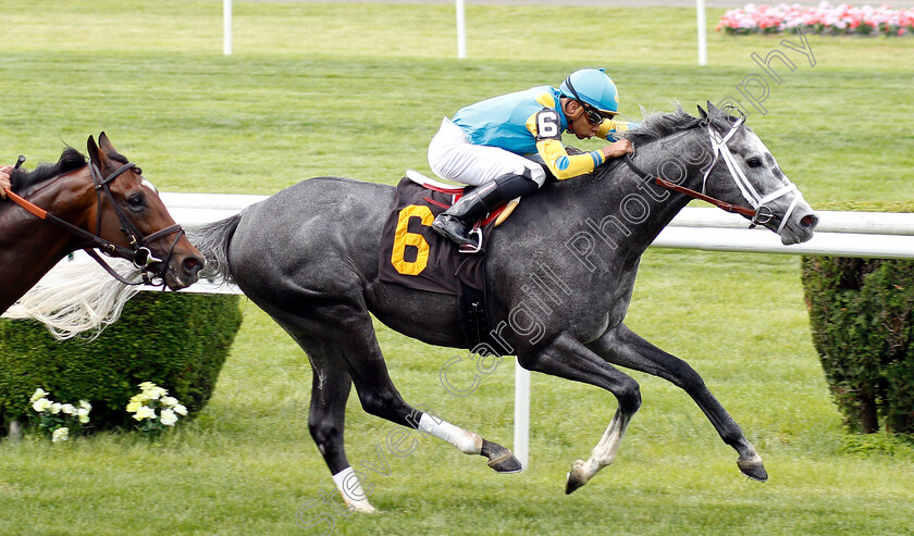 Gidu-0004 
 GIDU (Manuel Franco) beats ANNALS OF TIME (left) in Allowance
Belmont Park USA 7 Jun 2019 - Pic Steven Cargill / Racingfotos.com