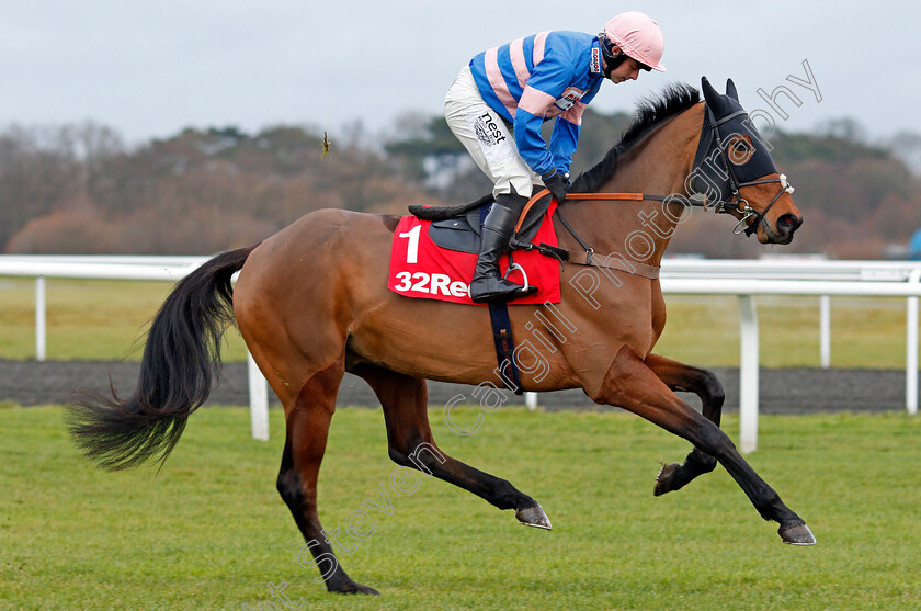 Cyrname-0001 
 CYRNAME (Sean Bowen) winner of The 32Red.com Wayward Lad Novices Chase Kempton 27 Dec 2017 - Pic Steven Cargill / Racingfotos.com