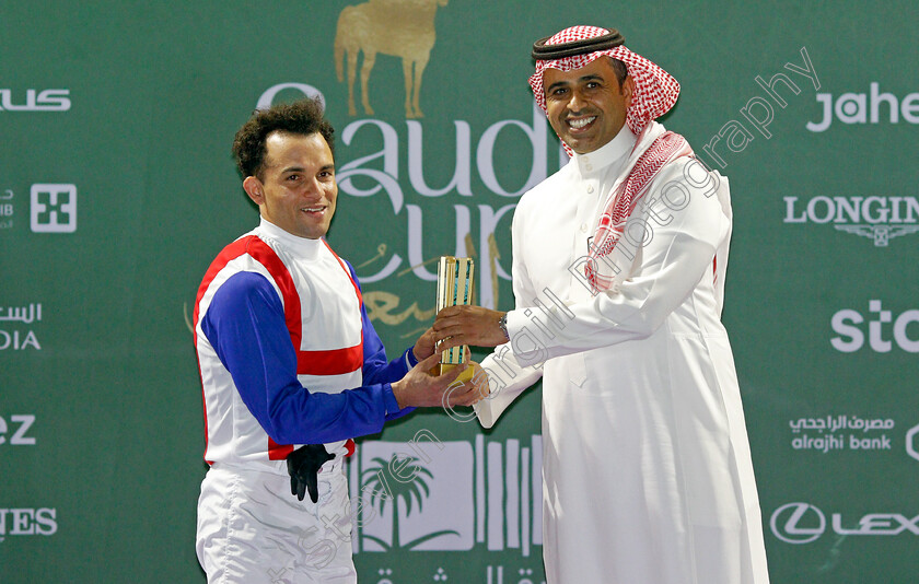 Joel-Rosario-0002 
 Presentation to Joel Rosario after The STC International Jockeys Challenge 
King Abdulaziz Racecourse, Riyadh, Saudi Arabia 25 Feb 2022 - Pic Steven Cargill /Racingfotos.com