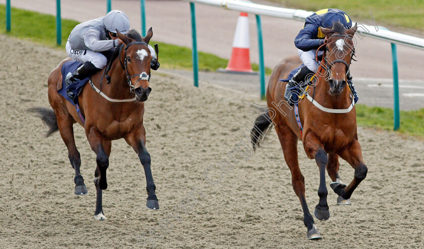 Shimmering-Dawn-0003 
 SHIMMERING DAWN (right, James Tate) beats QUEEN'S COURSE (left) in The Ladbrokes Irish EBF Fillies Conditions Stakes
Lingfield 19 Dec 2020 - Pic Steven Cargill / Racingfotos.com