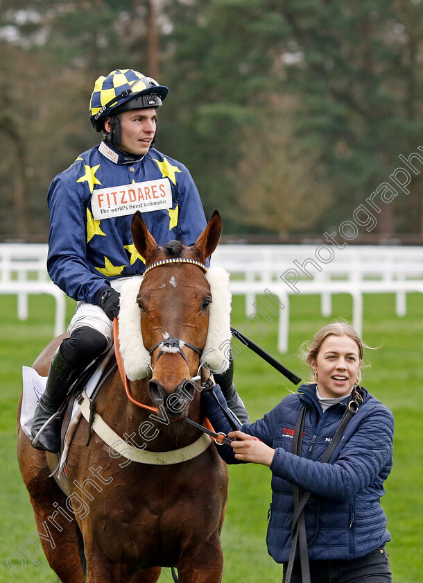 Henry s-Friend-0008 
 HENRY'S FRIEND (Ben Jones) winner of The Sodexo Live! Reynoldstown Novices Chase
Ascot 17 Feb 2024 - Pic Steven Cargill / Racingfotos.com