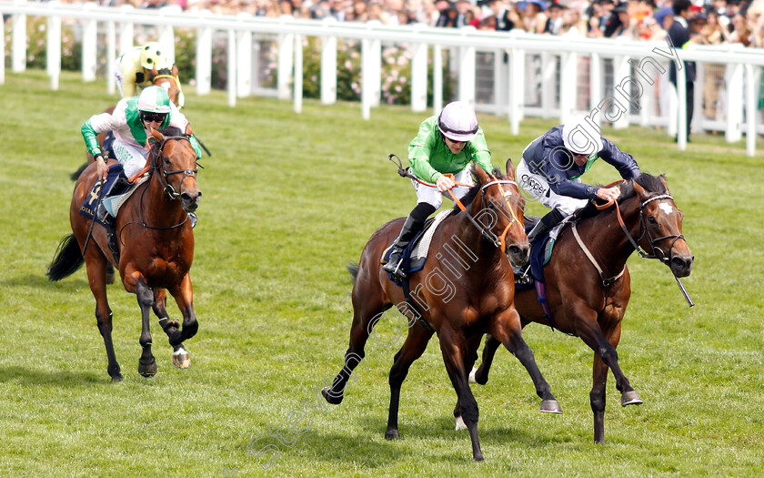 Arthur-Kitt-0005 
 ARTHUR KITT (centre, Richard Kingscote) beats NATE THE GREAT (right) in The Chesham Stakes
Royal Ascot 23 Jun 2018 - Pic Steven Cargill / Racingfotos.com