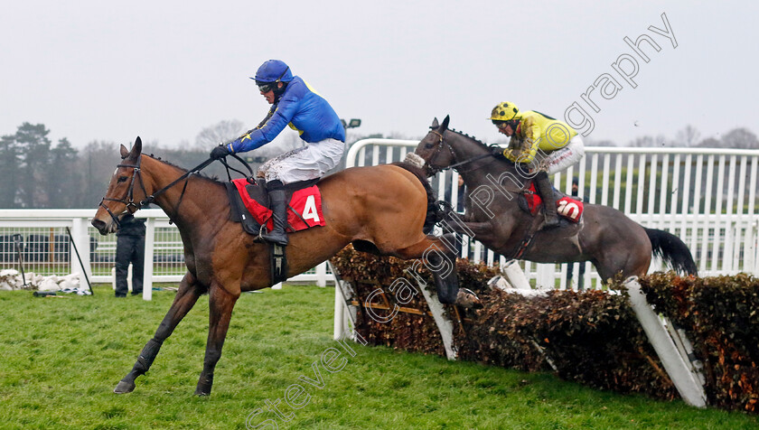 Good-Look-Charm-0002 
 GOOD LOOK CHARM (Chad Bament) wins The Betfair Mares Handicap Hurdle
Sandown 7 Dec 2024 - Pic Steven Cargill / Racingfotos.com