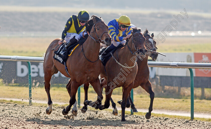 Gracious-John-0003 
 GRACIOUS JOHN (right, Fran Berry) beats ENCORE D'OR (left) in The Betway Hever Sprint Stakes Lingfield 24 Feb 2018 - Pic Steven Cargill / Racingfotos.com