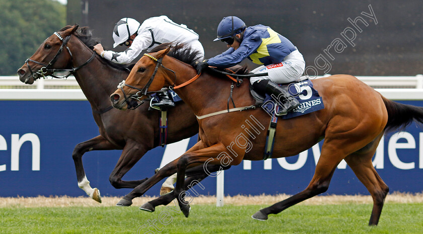 Jumbly-0004 
 JUMBLY (nearside, Hollie Doyle) beats OSCULA (farside) in The Longines Valiant Stakes
Ascot 23 Jul 2022 - Pic Steven Cargill / Racingfotos.com