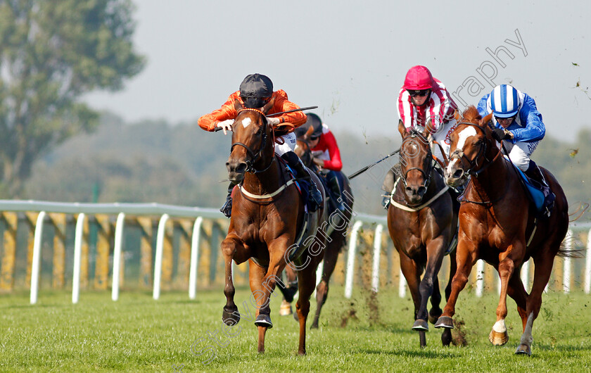 Kingmania-0001 
 KINGMANIA (Pat Cosgrave) beats AJRAD (right) in The Visit attheraces.com Nursery
Yarmouth 15 Sep 2020 - Pic Steven Cargill / Racingfotos.com