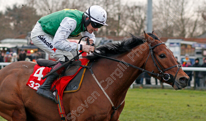 Tintern-Theatre-0003 
 TINTERN THEATRE (Sam Twiston-Davies) wins The 32Red.com Handicap Chase Kempton 27 Dec 2017 - Pic Steven Cargill / Racingfotos.com