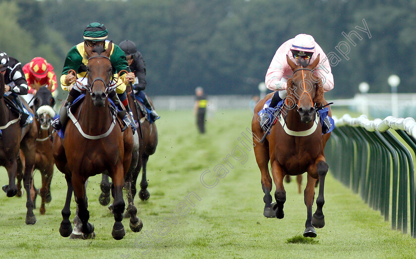 Destinys-Rock-0002 
 DESTINYS ROCK (right, Cieren Fallon) beats APACHE BLAZE (left) in The Mansionbet Training Series Apprentice Handicap
Nottingham 16 Jul 2019 - Pic Steven Cargill / Racingfotos.com