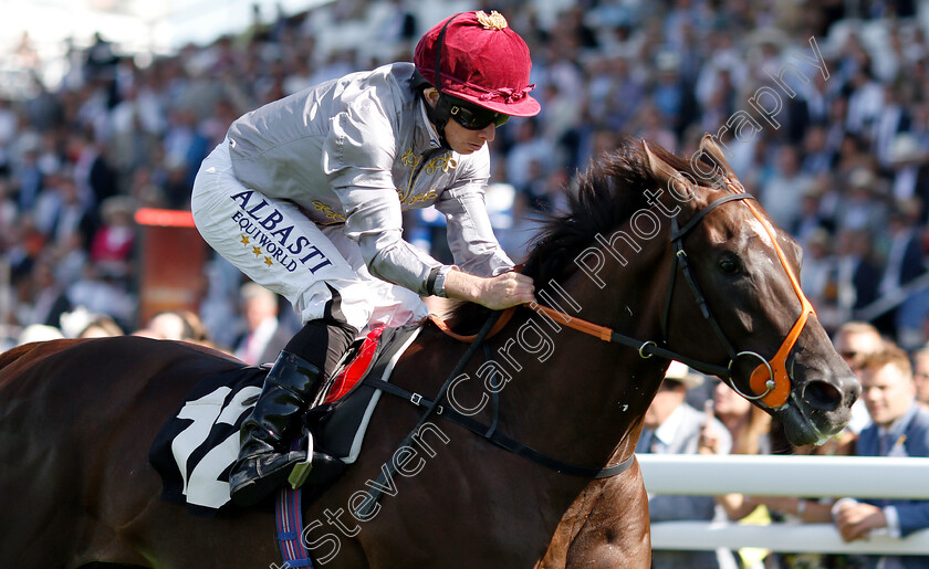 Watan-0008 
 WATAN (Ryan Moore) wins The Nginious! Swiss Gin EBF Maiden Stakes
Goodwood 31 Jul 2018 - Pic Steven Cargill / Racingfotos.com