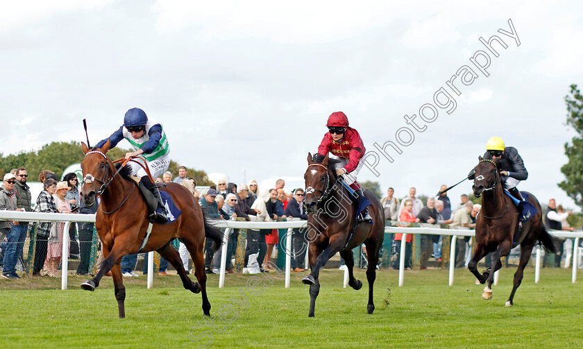 Glenfinnan-0005 
 GLENFINNAN (Ryan Moore) beats MAASAI MARA (centre) in The British Stallion Studs EBF Maiden Stakes
Yarmouth 15 Sep 2022 - Pic Steven Cargill / Racingfotos.com