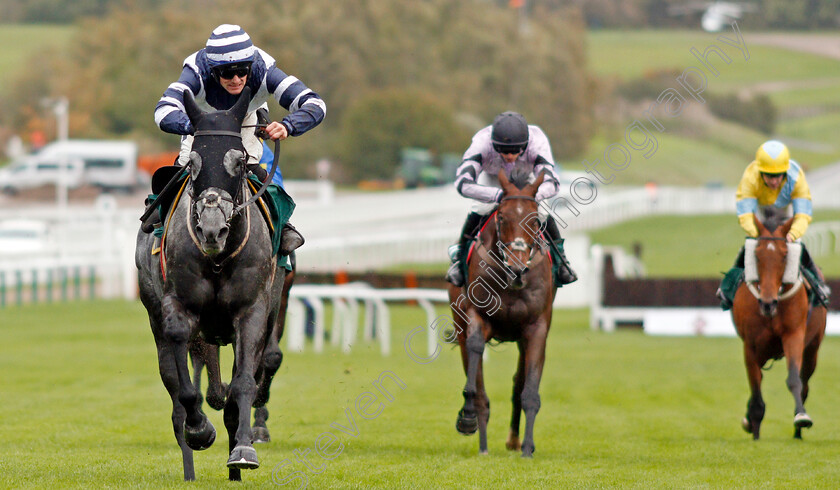 Al-Dancer-0003 
 AL DANCER (Sam Twiston-Davies) wins The squareintheair.com Novices Chase
Cheltenham 25 Oct 2019 - Pic Steven Cargill / Racingfotos.com