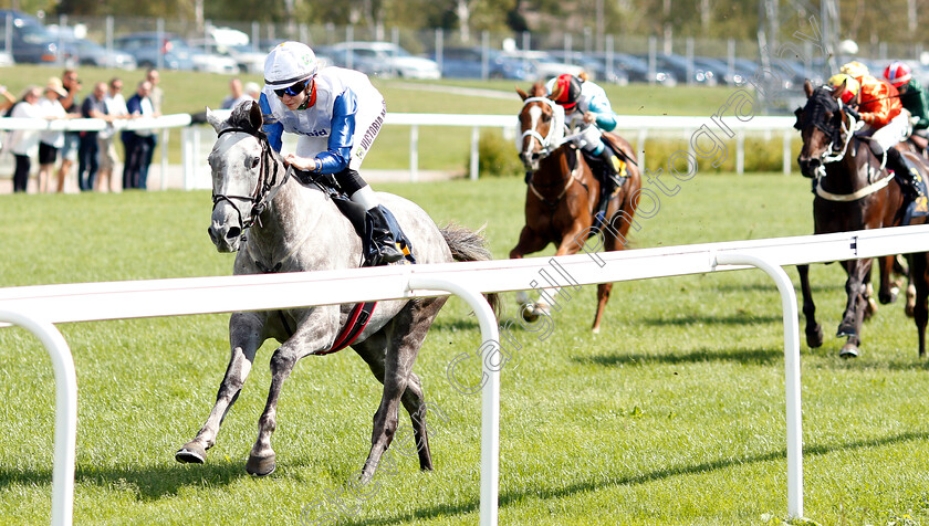 Rue-D Argent-0002 
 RUE D'ARGENT (Victoria Mota) wins Lady Jockeys Thoroughbred World Championship Round 2
Bro Park Sweden 5 Aug 2018 - Pic Steven Cargill / Racingfotos.com