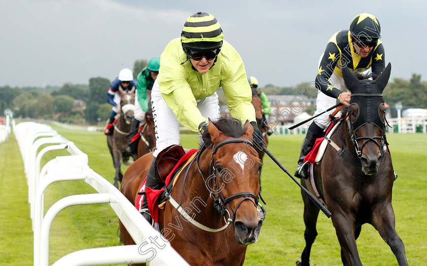 Compton-Mill-0005 
 COMPTON MILL (left, Serena Brotherton) beats PACTOLUS (right) in The Slug And Lettuce 2-4-1 Cocktails Amateur Riders Handicap
Sandown 9 Aug 2018 - Pic Steven Cargill / Racingfotos.com