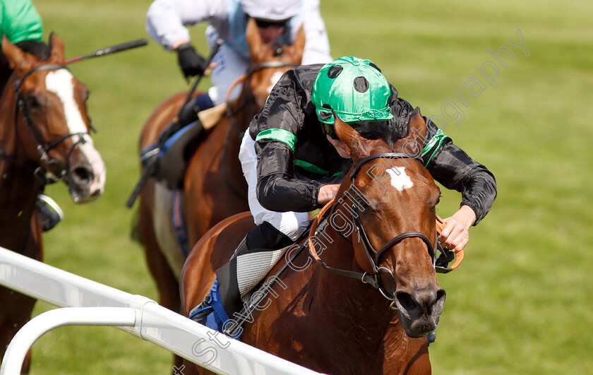 Nearly-Caught-0005 
 NEARLY CAUGHT (James Doyle) wins The Coral Marathon
Sandown 7 Jul 2018 - Pic Steven Cargill / Racingfotos.com