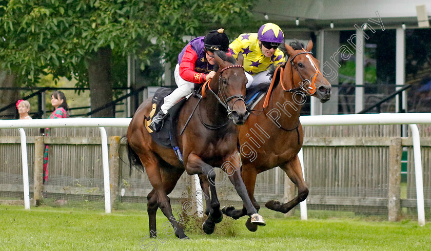 Hard-To-Resist-0003 
 HARD TO RESIST (left, Cieren Fallon) beats BOURGEOISIE (right) in The Turners British EBF Fillies Novice Stakes
Newmarket 5 Aug 2023 - Pic Steven Cargill / Racingfotos.com