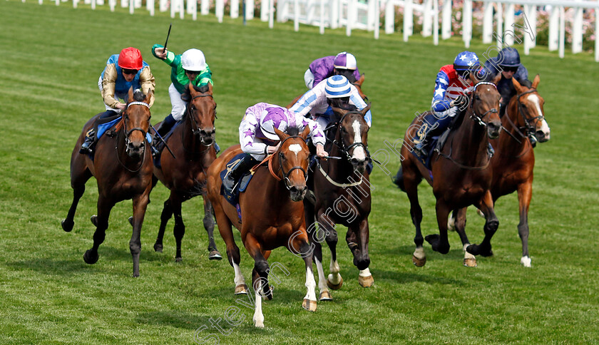 Going-The-Distance-0001 
 GOING THE DISTANCE (Rossa Ryan) wins The King George V Stakes
Royal Ascot 20 Jun 2024 - Pic Steven Cargill / Racingfotos.com