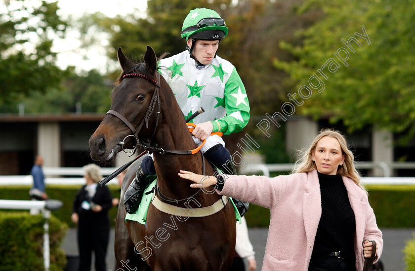 Sapphire-Sirocco-0001 
 SAPPHIRE SIROCCO (Paddy Bradley)
Kempton 12 Jun 2024 - Pic Steven Cargill / Racingfotos.com